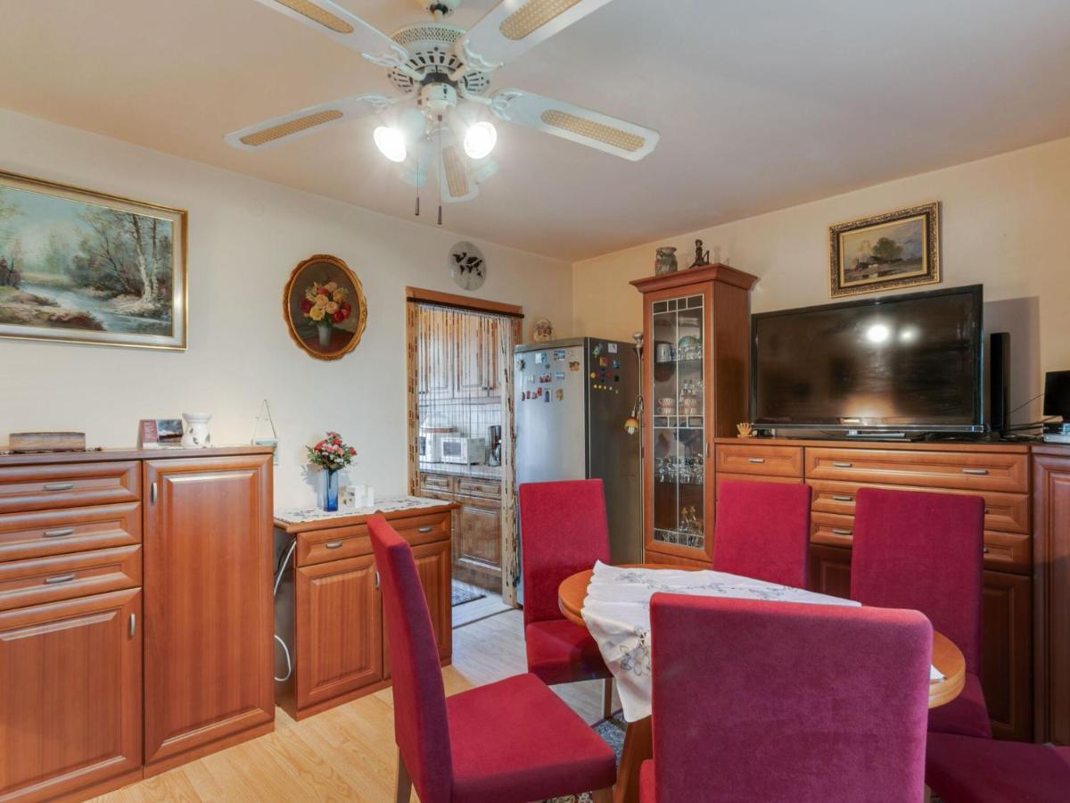 Lively Holiday Home In Wien With Private Garden Esterno foto